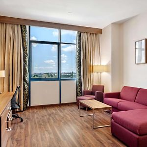 One-Bedroom King Suite